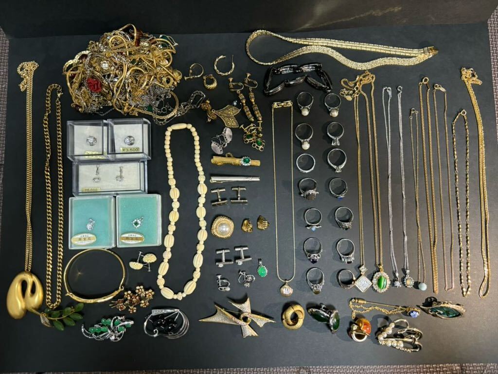アクセサリーまとめ約1230g約1kg YSL Nina Ricci LANVINネックレス貴金属ゴールドイミテーションシルバーカメオまとめ象牙風指輪ピアスGPの画像1