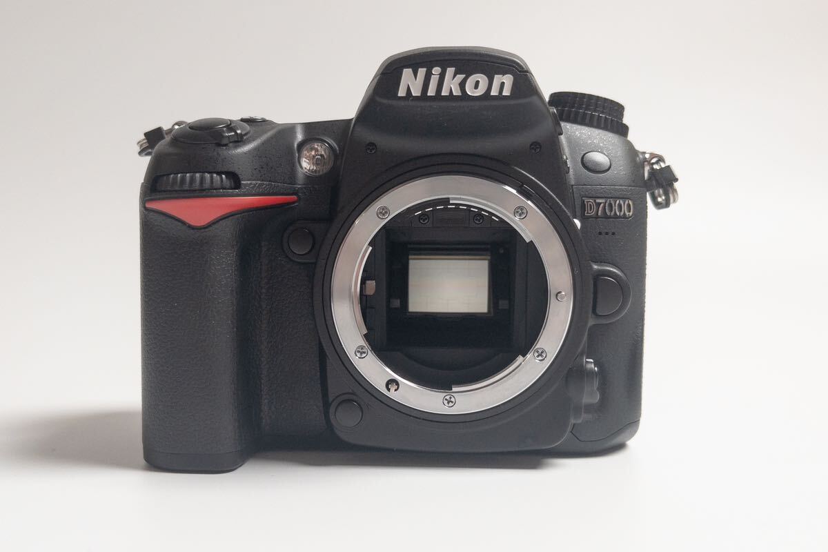 【中古】Nikon D7000 + AF-S DX NIKKOR 35mm F1.8G デジタル一眼レフカメラ ボディ+レンズ