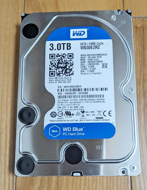 ほぼ新品 Western Digital BLUE WD30EZRZ 3.5インチHDD SATA 3TB _画像2
