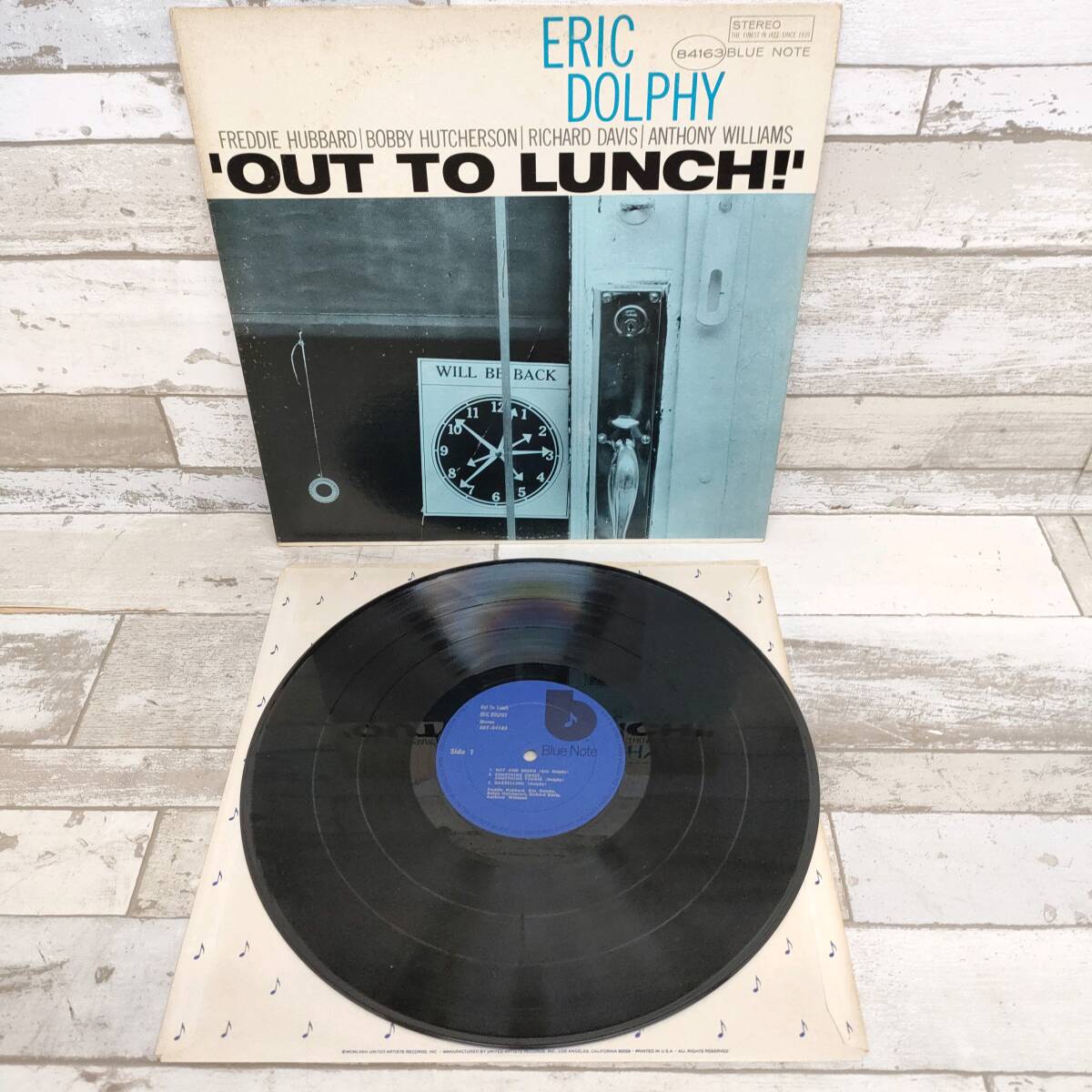 LP 米 ERIC DOLPHY OUT TO LUNCH BLUE NOTE_画像1