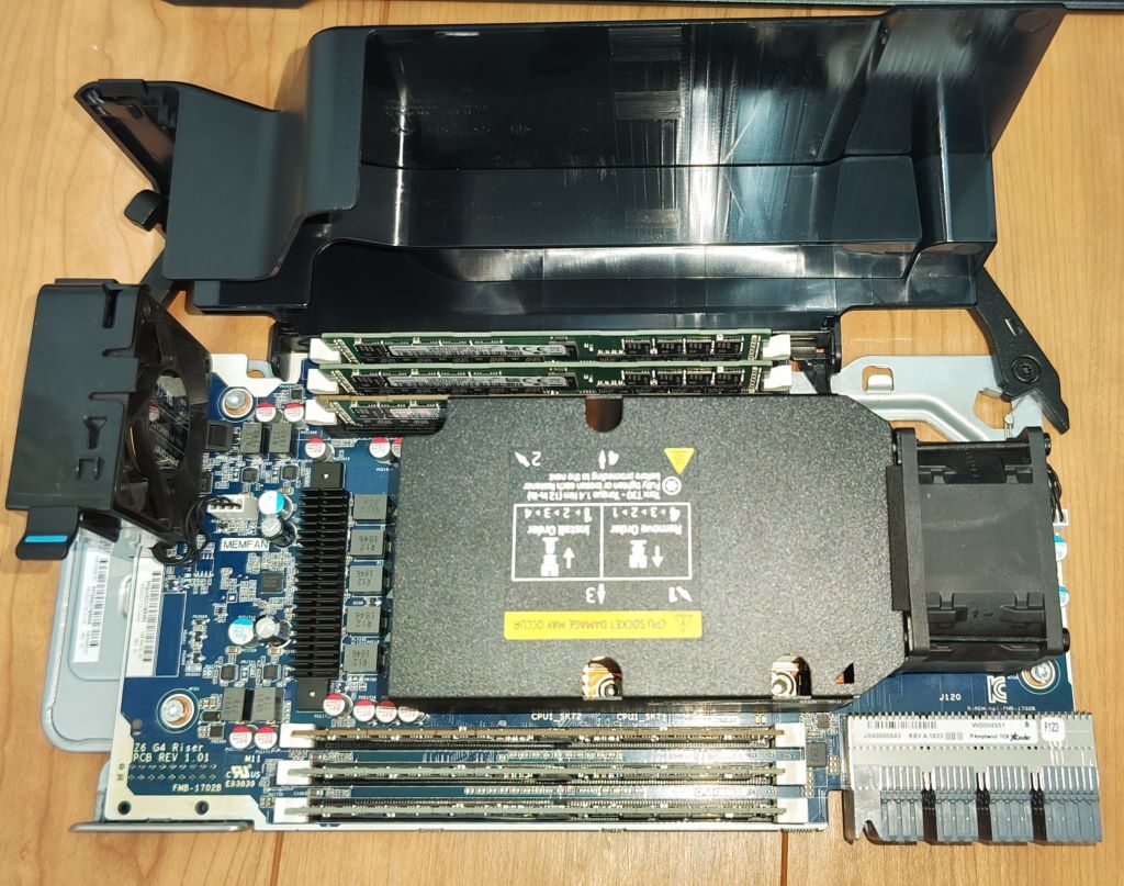 HP Z6 G4 Workstation （XeonGold×2基、グラボP4000、メモリ192GB他）中古_CPU#2の周辺の様子。