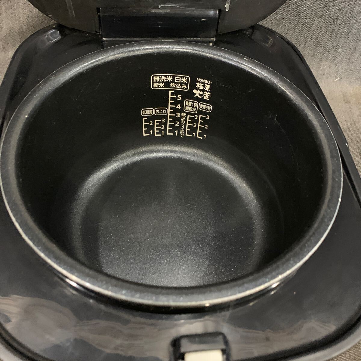 ［2021年製］アイリスオーヤマ IRIS OHYAMA マイコンジャー炊飯器 RC-ME50-B ブラック 5.5合炊き ゆの画像4