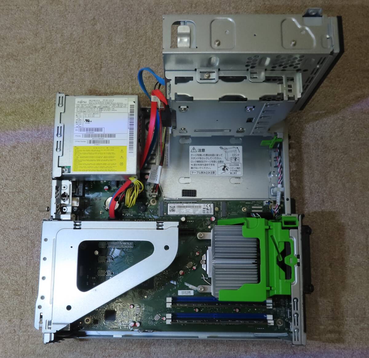 FUJITSU ESPRIMO D588/V Core i3-8100/M 2 SSD256GB/HDD500 FUJITSU ESPRIMO D588/V Core i3-8100/M 2 SSD256GB/HDD500