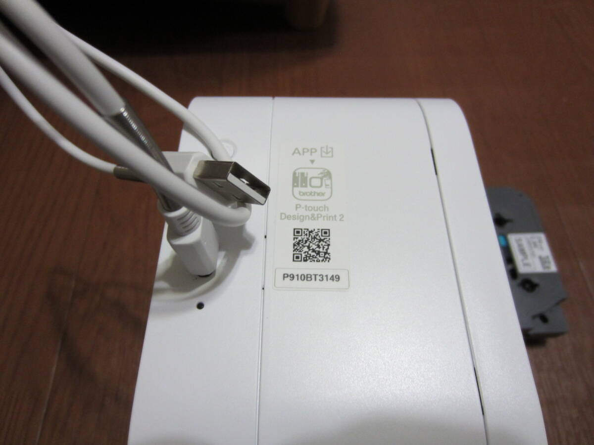 送料込みです　ブラザー brother ラベルライター P-TOUCH CUBE ラベルセット PT-P910BT 中古テープ１個付き　動作OK　_画像3