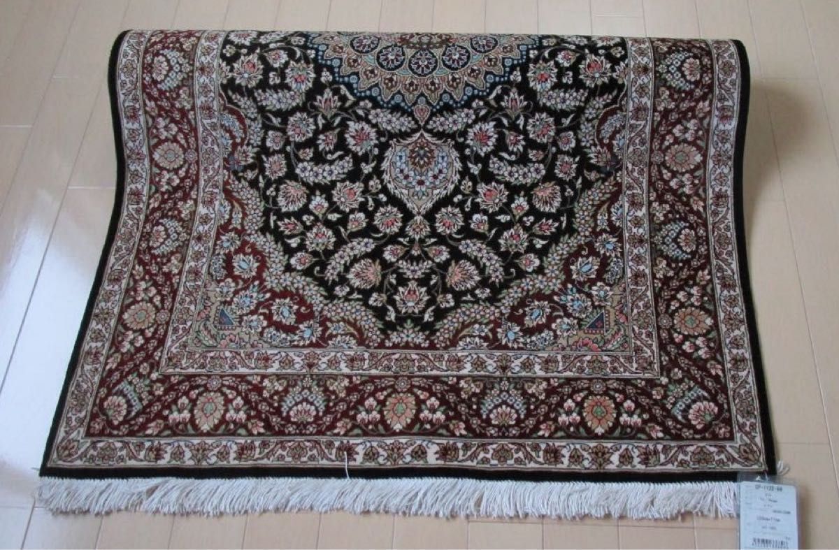 ペルシャ絨毯　手織り　クム産　シルク100%　約78㎝×122㎝