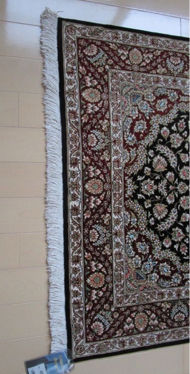 ペルシャ絨毯　手織り　クム産　シルク100%　約78㎝×122㎝