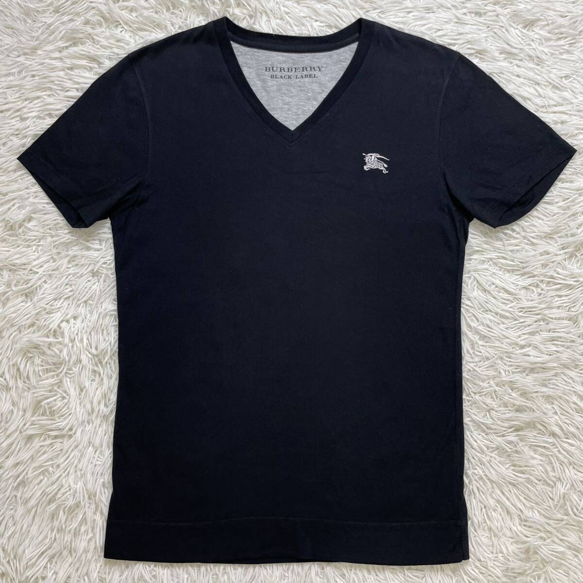 極美品 BURBERRY BLACK LABEL バーバリーブラックレーベル 半袖Tシャツ ホースロゴ刺繍 Vネック ブラック サイズ2 M相当_画像1