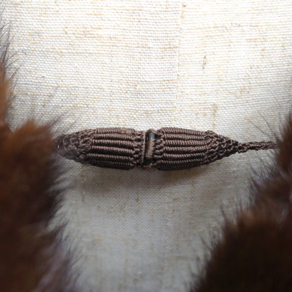 * Jaiyo mink fur fur collar to coil muffler Brown name embroidery equipped (0220432692)
