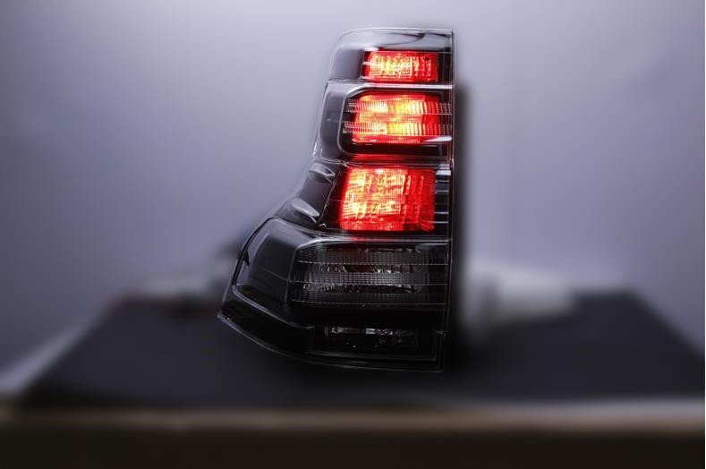 トヨタ　ランドクルーザープラド　150系　2009-2017年　前期中期　テールランプ テールライトLEDバー デイライト 　外装カスタム_画像4