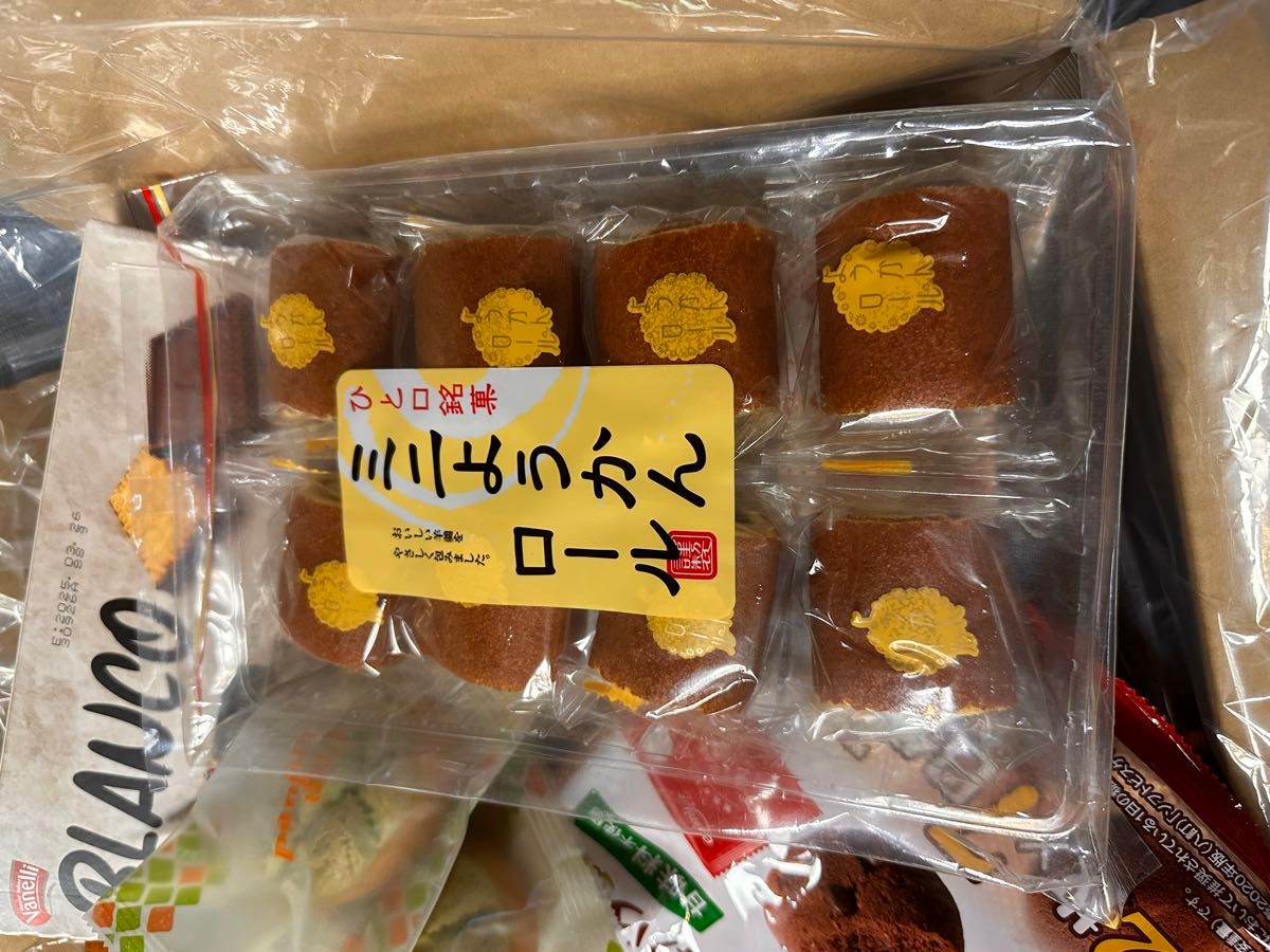 お菓子詰め合わせ　辛いもの　甘いものセット　おかき　せんべい　ビスケット　クッキー　チョコおつまみ　正栄デリシィ　エミー　emmy