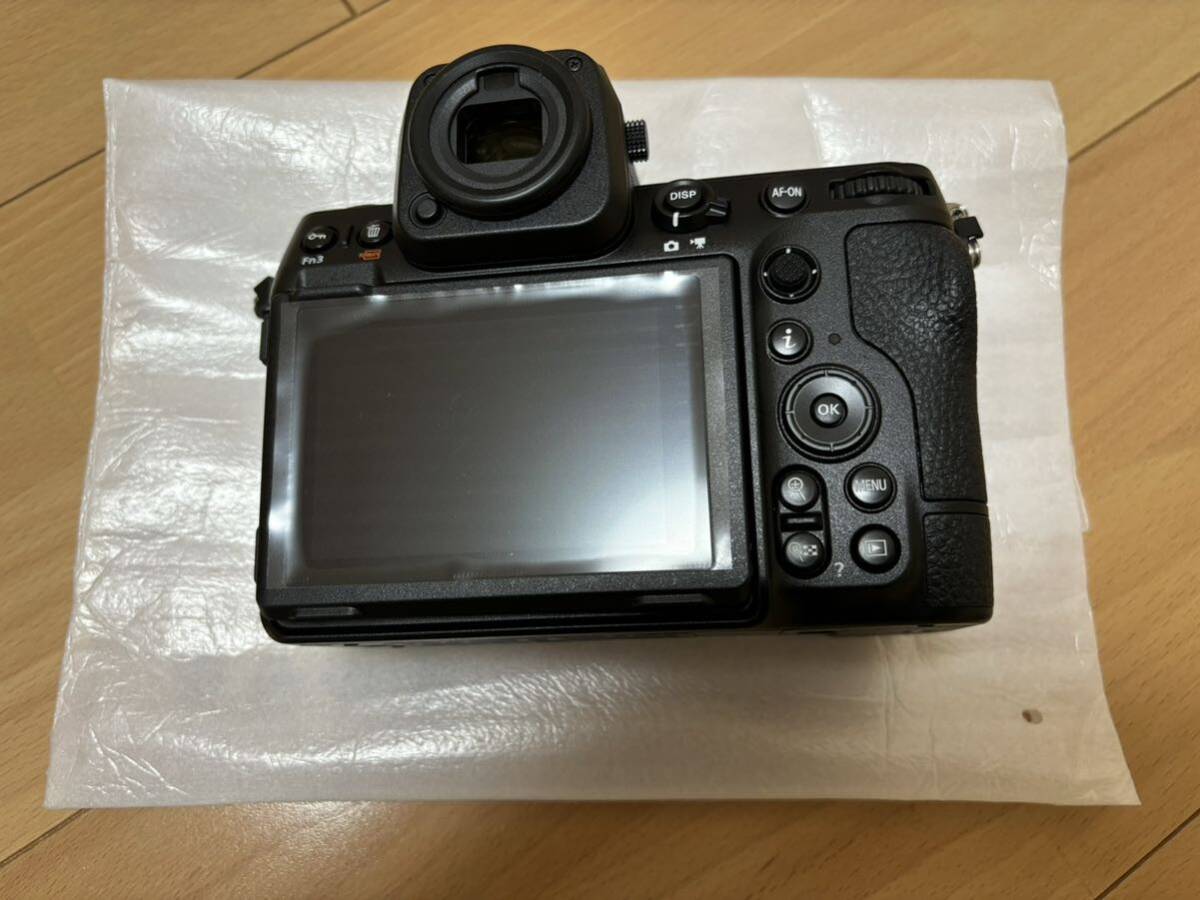 【新品未使用】　ニコン NIKON Z 8 ボディ 35mmフルサイズ FX ミラーレスカメラ_画像3