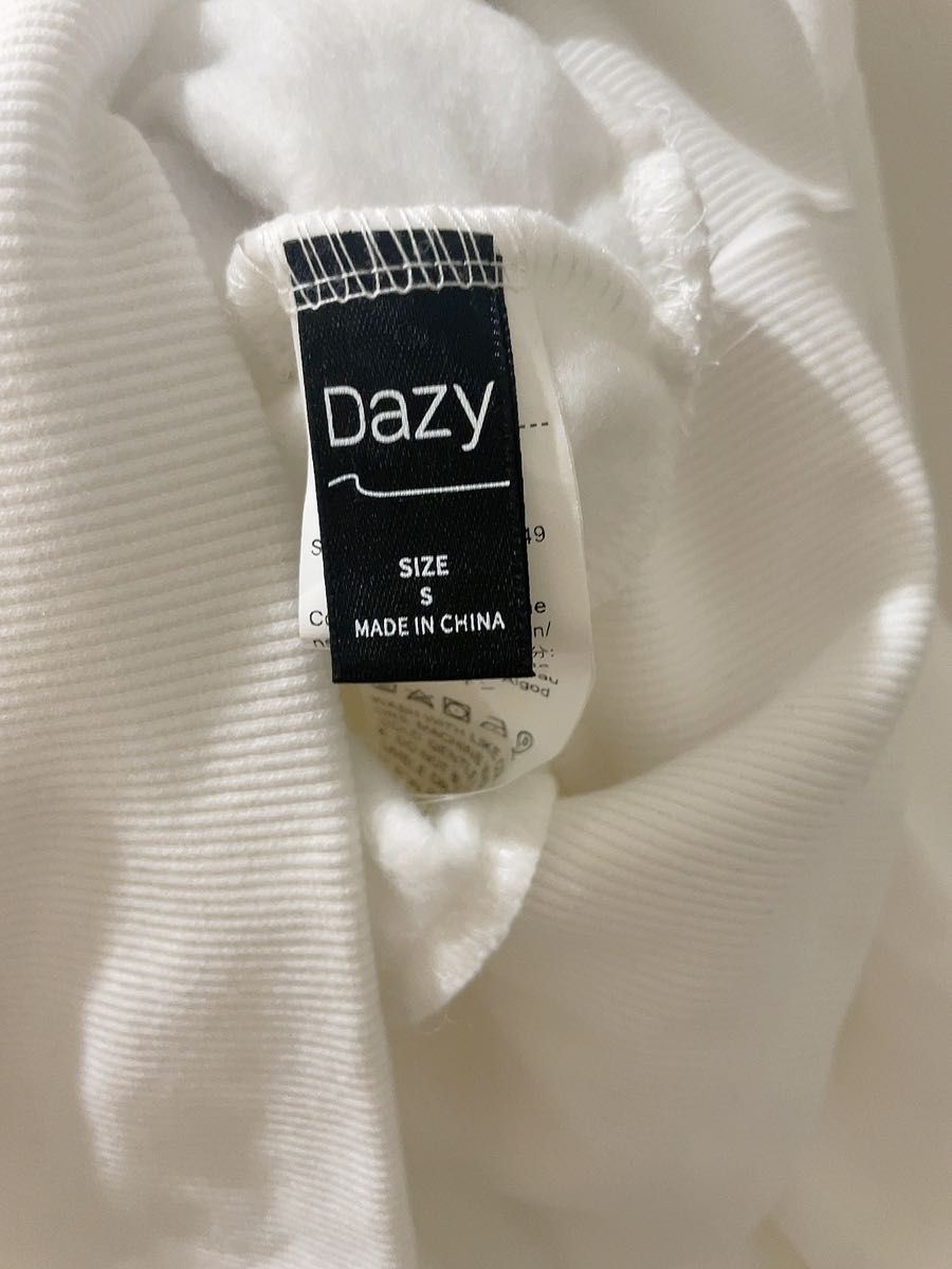 shein シーイン　Dazy ロングスリーブクロップトップ　トレーナー