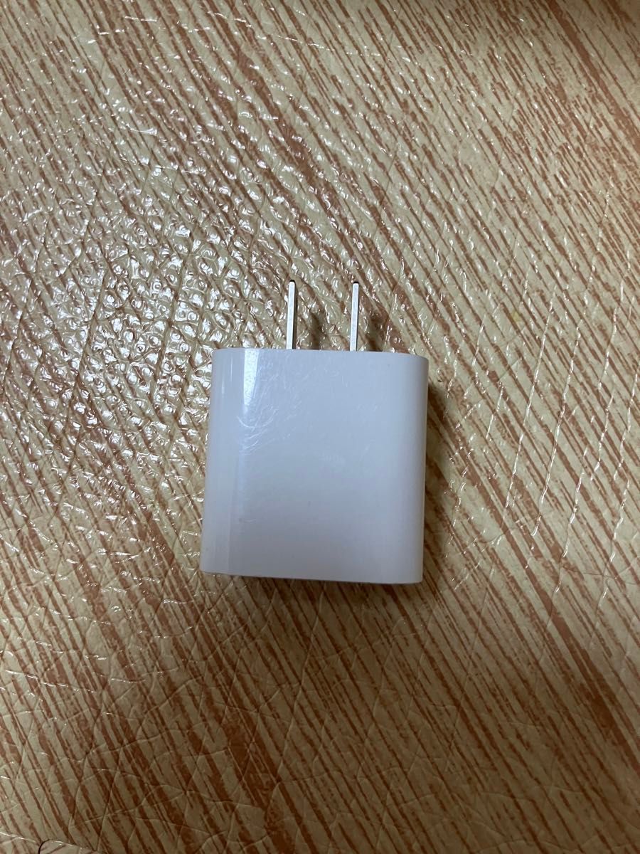 美品 アップル 純正 Apple USB-C 電源アダプタ A2305 20W PD ACアダプタ 充電器 iPhone 送料無料