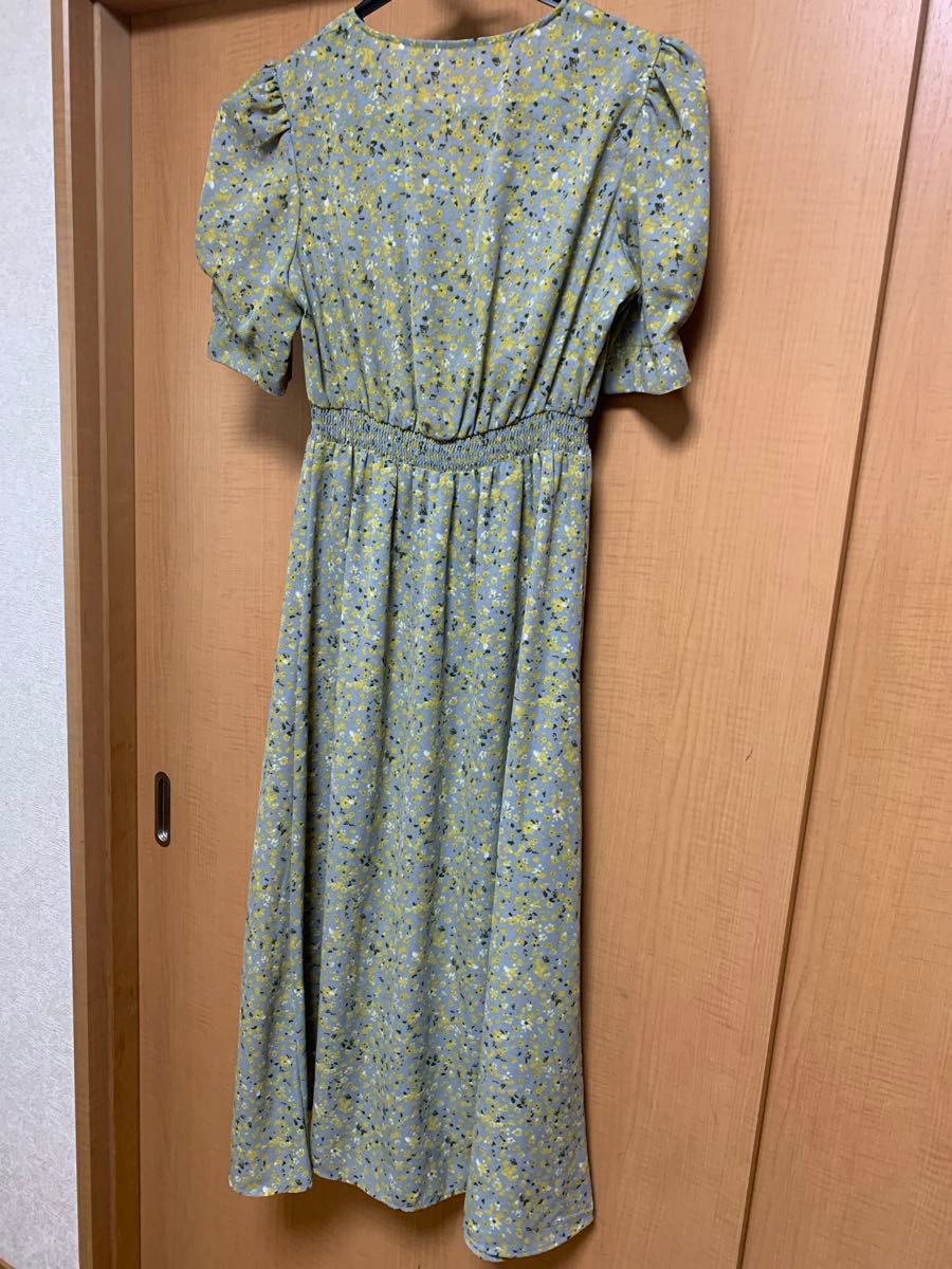 カジュアル 半袖 Vネック 花柄 フロントボタン ワンピース GU ワンピース 半袖 5分丈 花柄 フラワー Vネック フロント