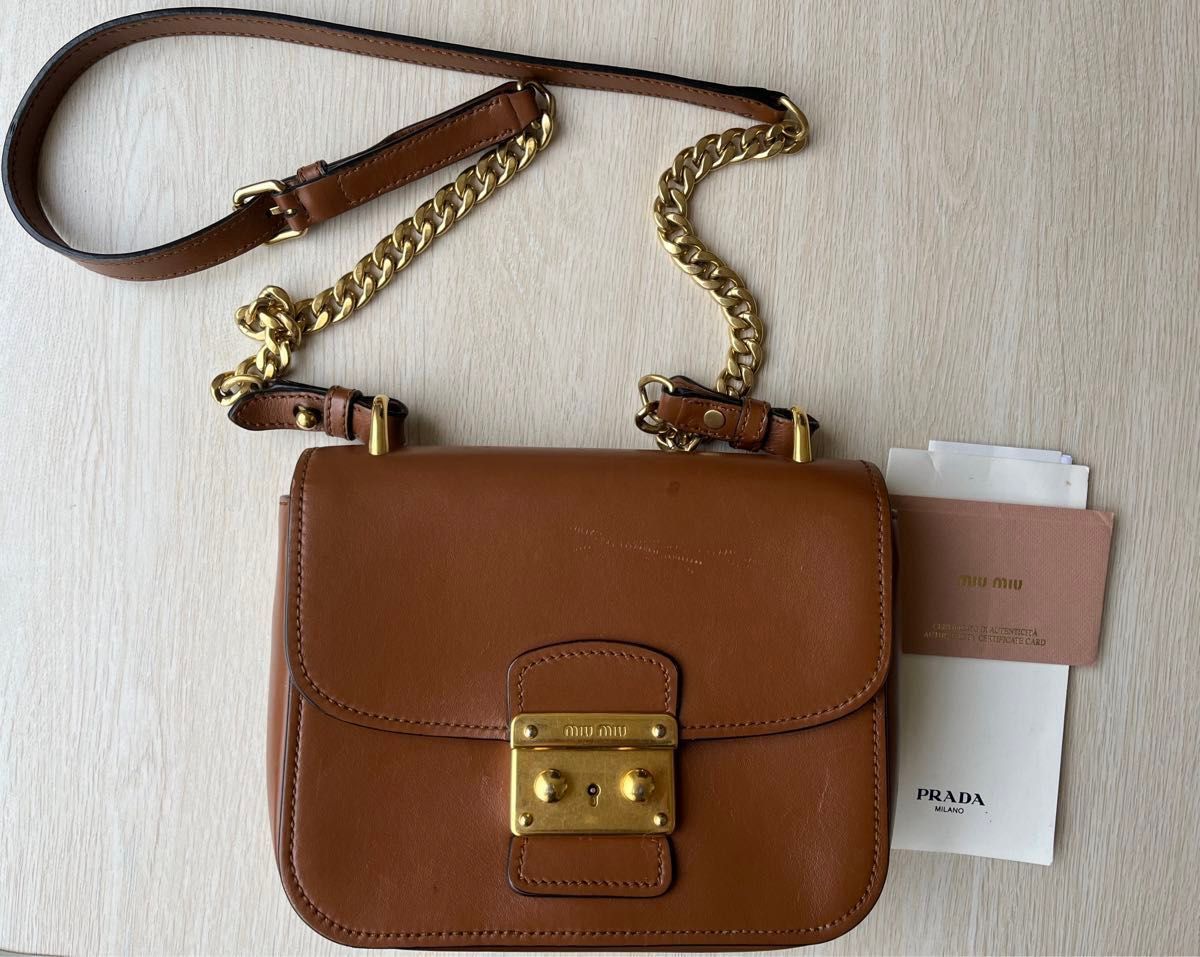 miumiu ミュウミュウ ショルダーバッグ 茶色ブラウンロック miumiu ミュウミュウ ショルダーバッグ 茶色ブラウンロック