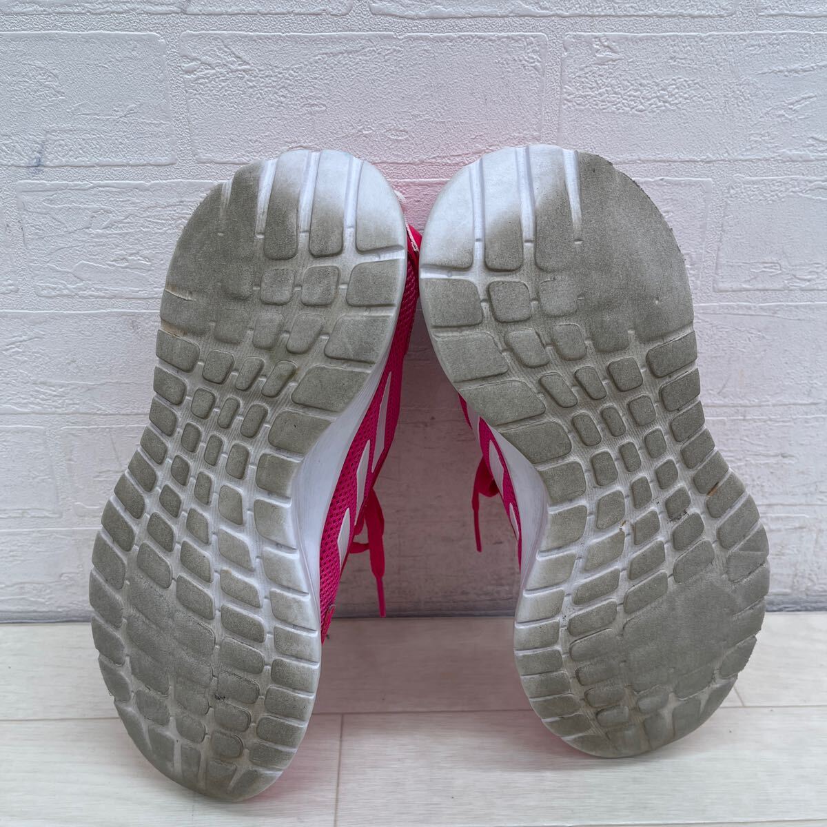 1440◎ adidas アディダス 靴 ランニング シューズ スニーカー ローカット レースアップ メッシュ 蛍光色 ピンク レディース23.0_画像6