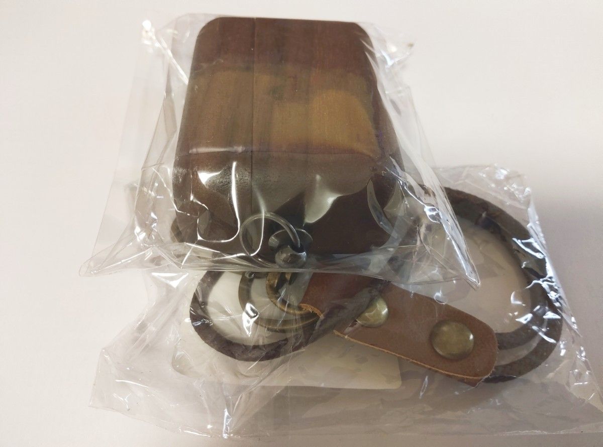 <新品>AirPods Pro2用ナチュラルウッドケースカバー 天然木 ストラップ付き 耐衝撃保護カバー