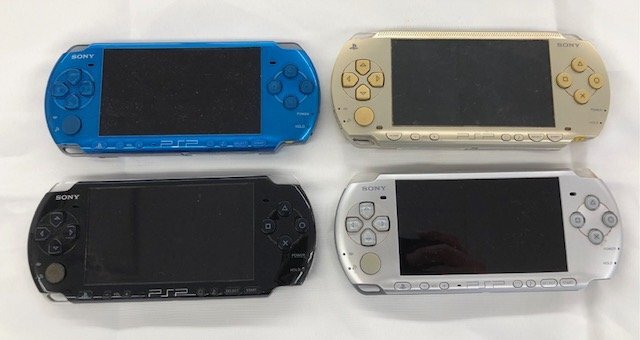 【ジャンク品】 SONY（ソニー） PSP まとめて4台 （PSP1000 1台/PSP3000 4台） ※通電確認済みあり (管理番号：060111）_画像1