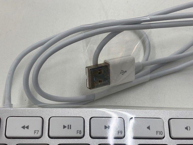【中古品】Apple USB Keyboard（A1242）有線キーボード 日本語配列 USBキーボード (管理番号：060108）_画像4