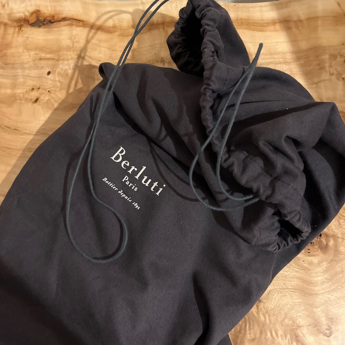 超美品 Berluti ベルルッティ 絶盤 フィオーレレザー スイフト 超美品 Berluti ベルルッティ 絶盤 フィオーレレザー スイフト