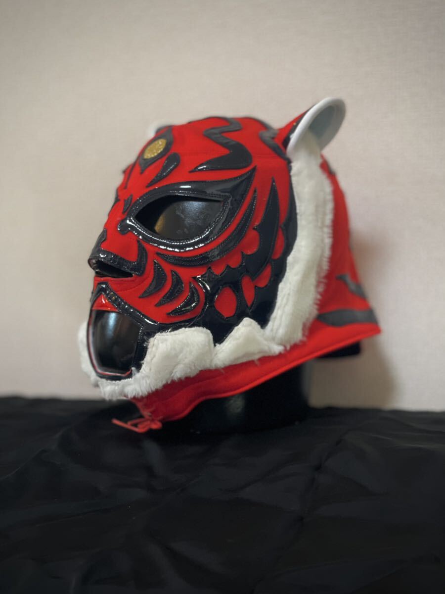  первое поколение Tiger Mask . порез . красный джерси 