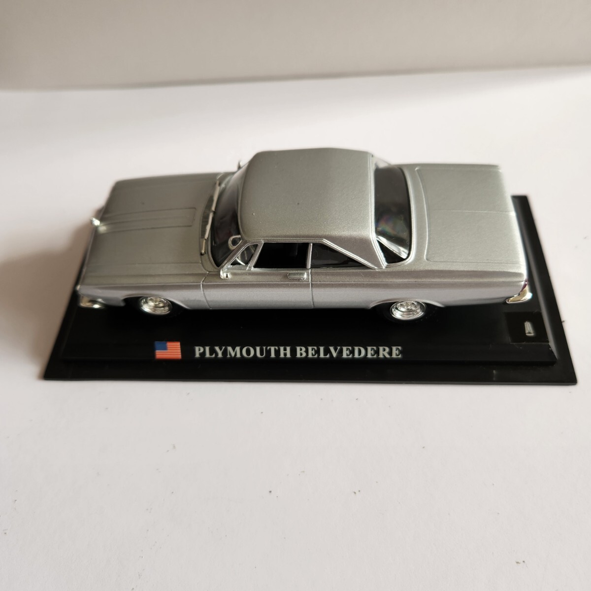ミニカー PLYMOUTH BELVEDERE デルプラドカーコレクション 世界の名車コレクション スケール1/43 グレー ケース付き _画像1
