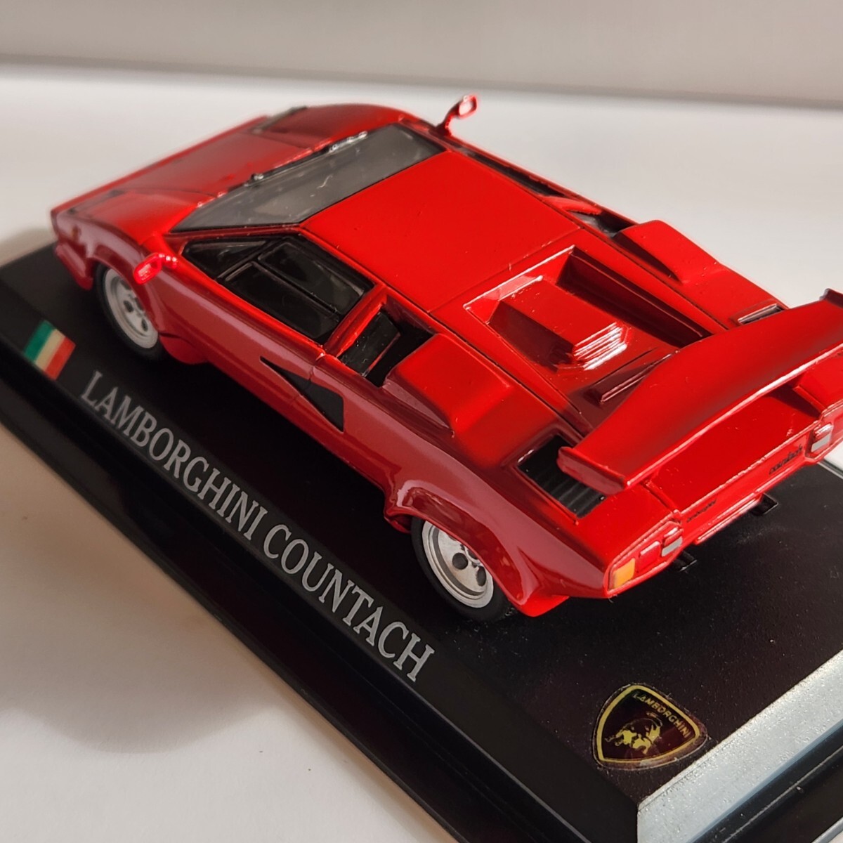 ミニカー LAMBORGHINI COUNTACH デルプラドカーコレクション 世界の名車コレクション スケール1/43 レッド ケース付き _画像9