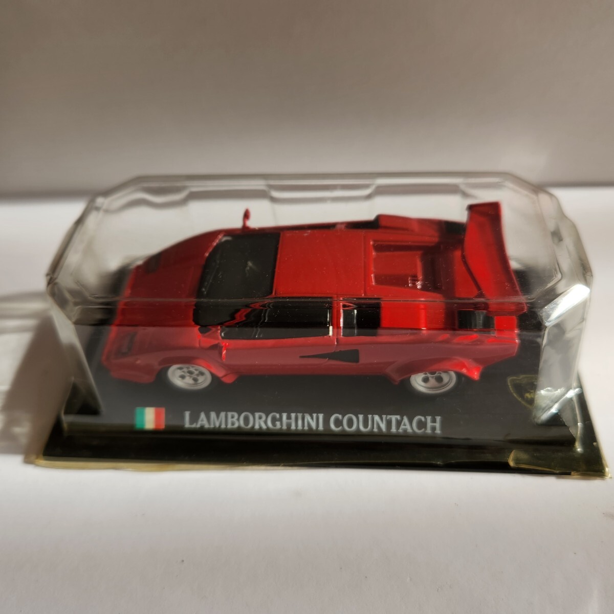ミニカー LAMBORGHINI COUNTACH デルプラドカーコレクション 世界の名車コレクション スケール1/43 レッド ケース付き _画像10