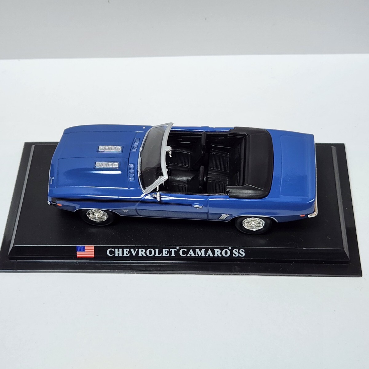 ミニカー CHEVROLET CAMARO SS デルプラドカーコレクション 世界の名車コレクション スケール1/43 ブルー ケース付き _画像1