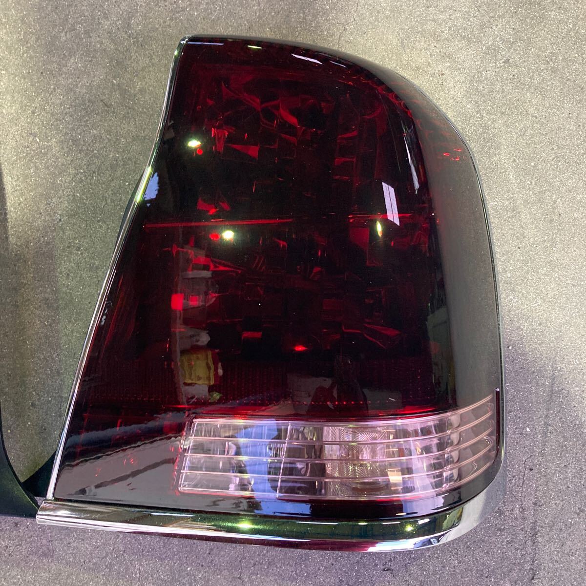 17 series 17 Crown Majesta latter term tail lamp left right smoked painting 