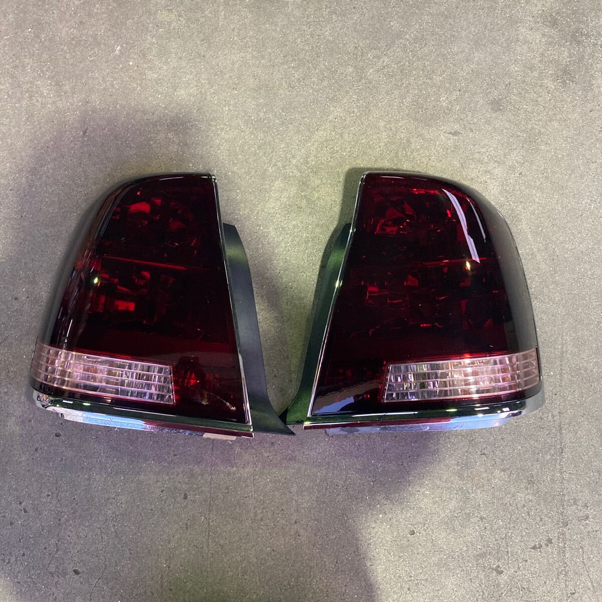 17 series 17 Crown Majesta latter term tail lamp left right smoked painting 