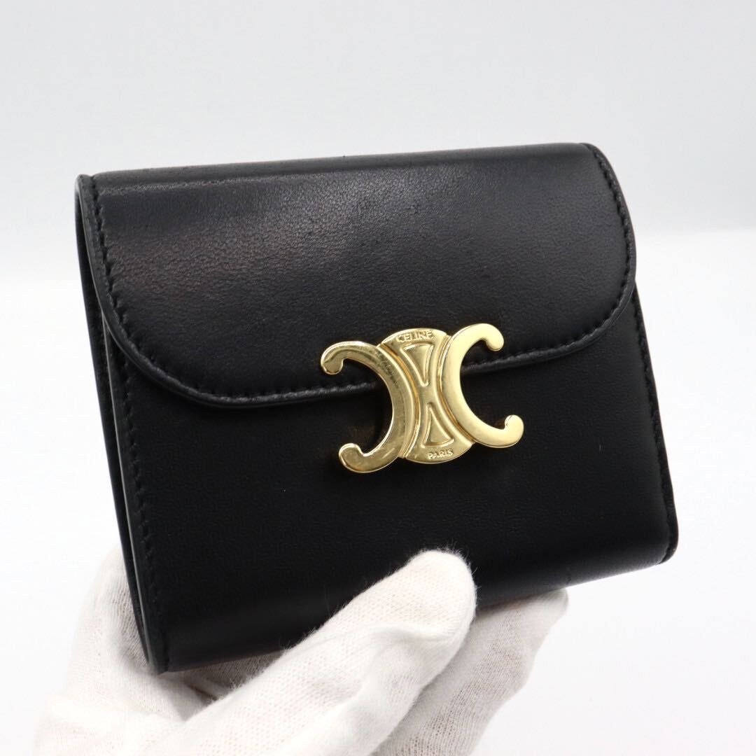 美品 セリーヌ トリオンフ カーフスキン 折り財布 ブラック 美品 セリーヌ トリオンフ カーフスキン 折り財布 ブラック