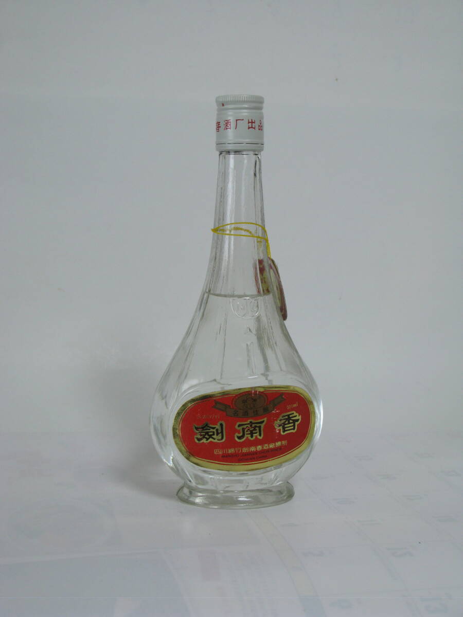 . south spring _ ultra rare! almost 30 year thing old sake . sake _. south . sake _50%_500ml_ China sake Taiwan old sake _ white sake _ not yet . plug _ box less _ attention!