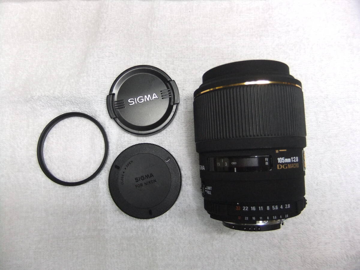 美品 シグマ SIGMA 105mm F2.8 EX DG MACRO ニコン用 フィルター付 カビ,クモリなし AF動作確認済_画像1