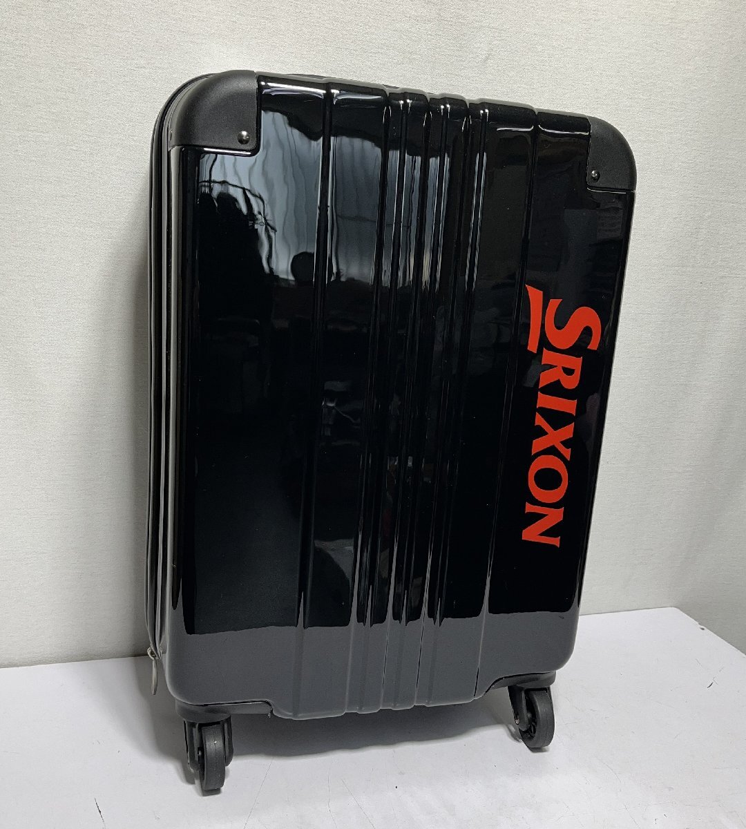 vSRIXON Srixon Carry case 31L 2.4kg suitcase black unused . close v011318