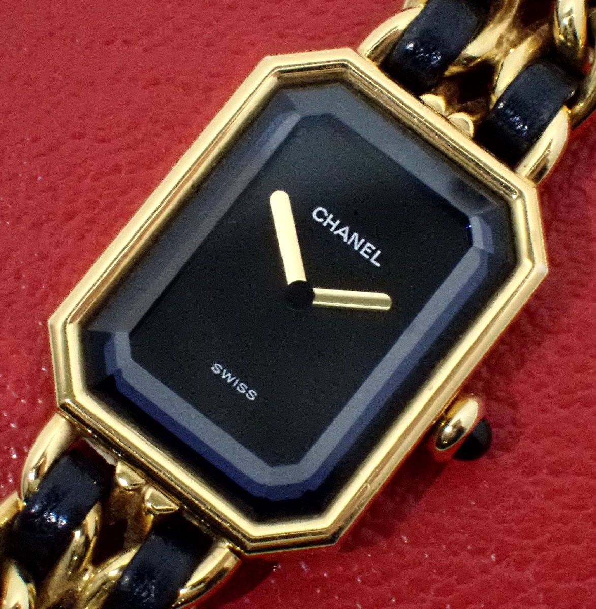  beautiful goods Chanel Premiere Gold GP black leather L quarts clock 604