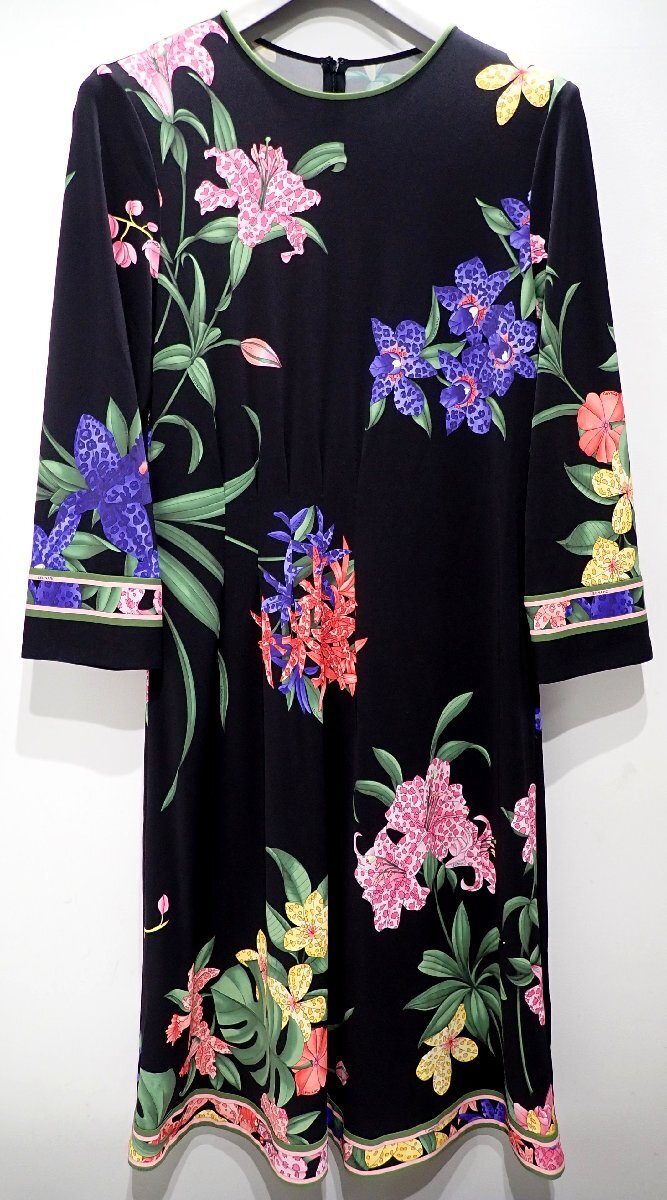 春夏 極美品 レオナール ワンピース 44 ドレス フラワー 花柄 マルチ ブラック ギャザー 1158の画像1