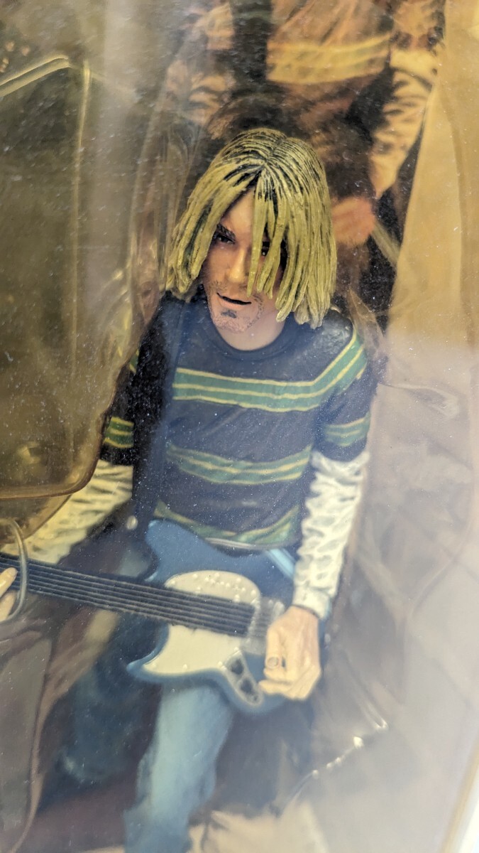 【訳あり未開封】NECA ネカ カート・コバーン 7インチ アクション フィギュア NIRVANA KURT COBAIN FIGURE_画像3