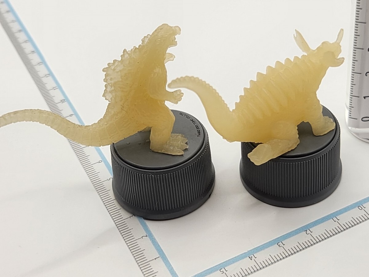 ゴジラ ボトルキャップコレクション 劇場限定版 フィギュア 蓄光ver.2セット[24e10検]GodzillaガメラGameraジオラマMothraモスラ 怪獣名鑑_画像4