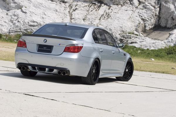 【T21】WALD ヴァルド BMW E60 M5 ２点KIT（F/R） FRP製　エアロ　新品未塗装品　個人宅発送不可_画像2