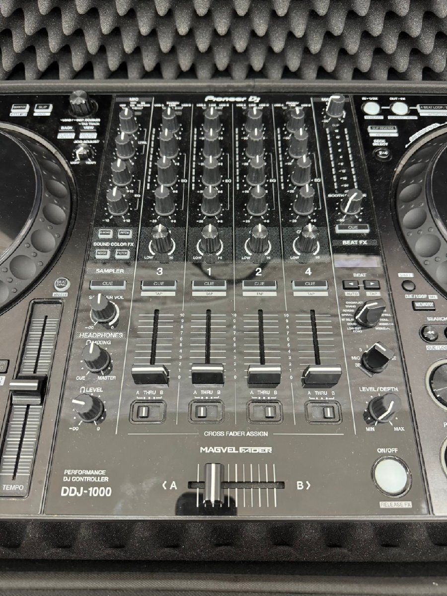 □t2952　中古★Pioneer　パイオニア　DDJ-1000　DJコントローラー　2021年製　セミハードケース付き_画像4