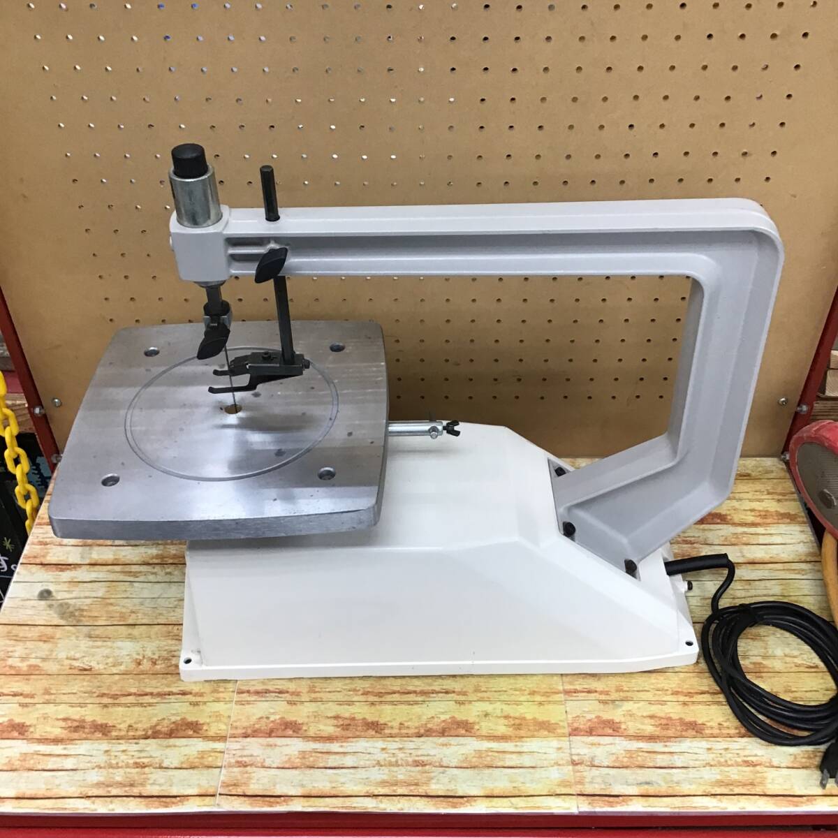 【中古品】〇リョービ(RYOBI) 卓上糸ノコ盤 TF-535A_画像1