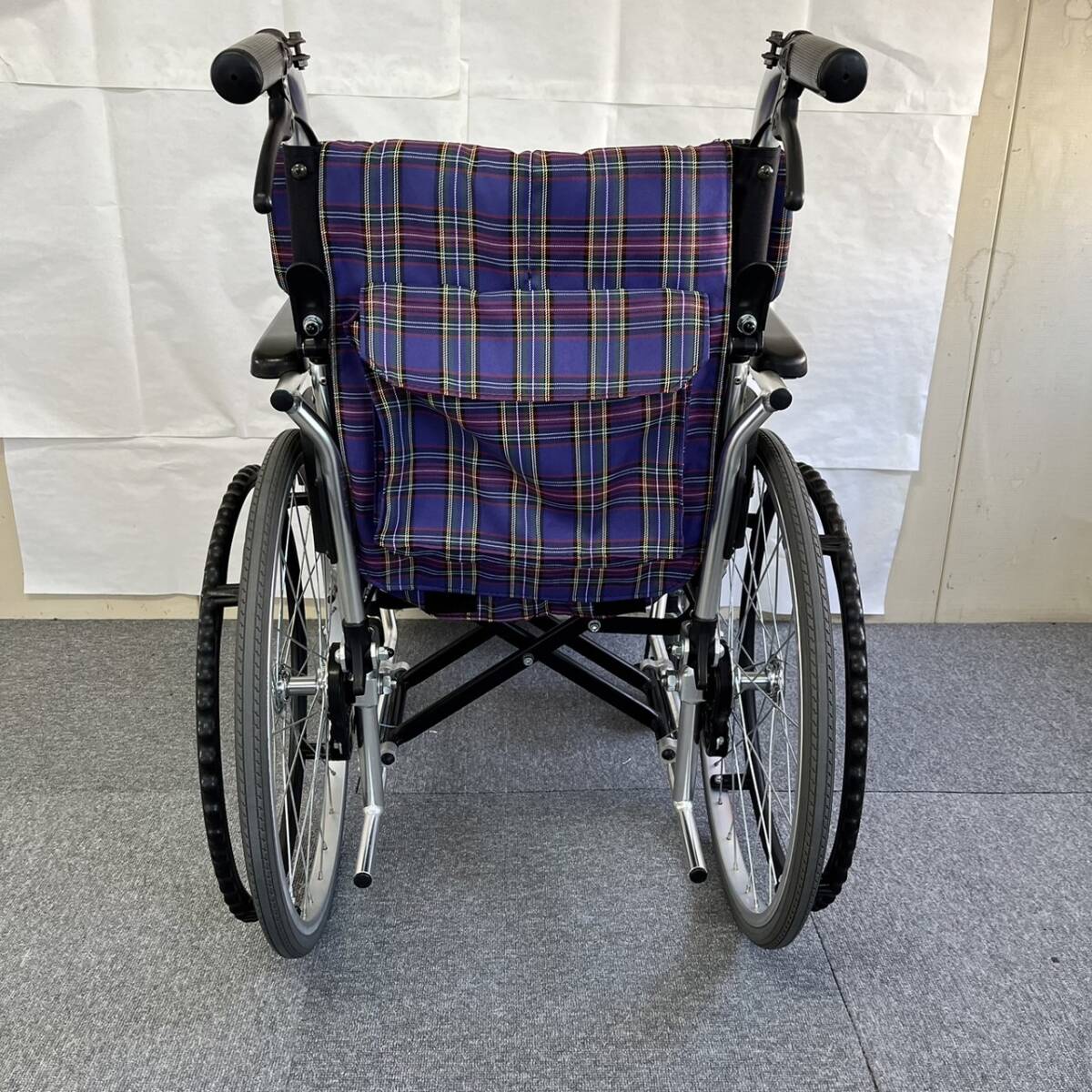 【中古車椅子】ミキ 自走式車椅子 SKT-4LO 介護用品 移動 コンパクト 多機能《洗浄・消毒済み》の画像2