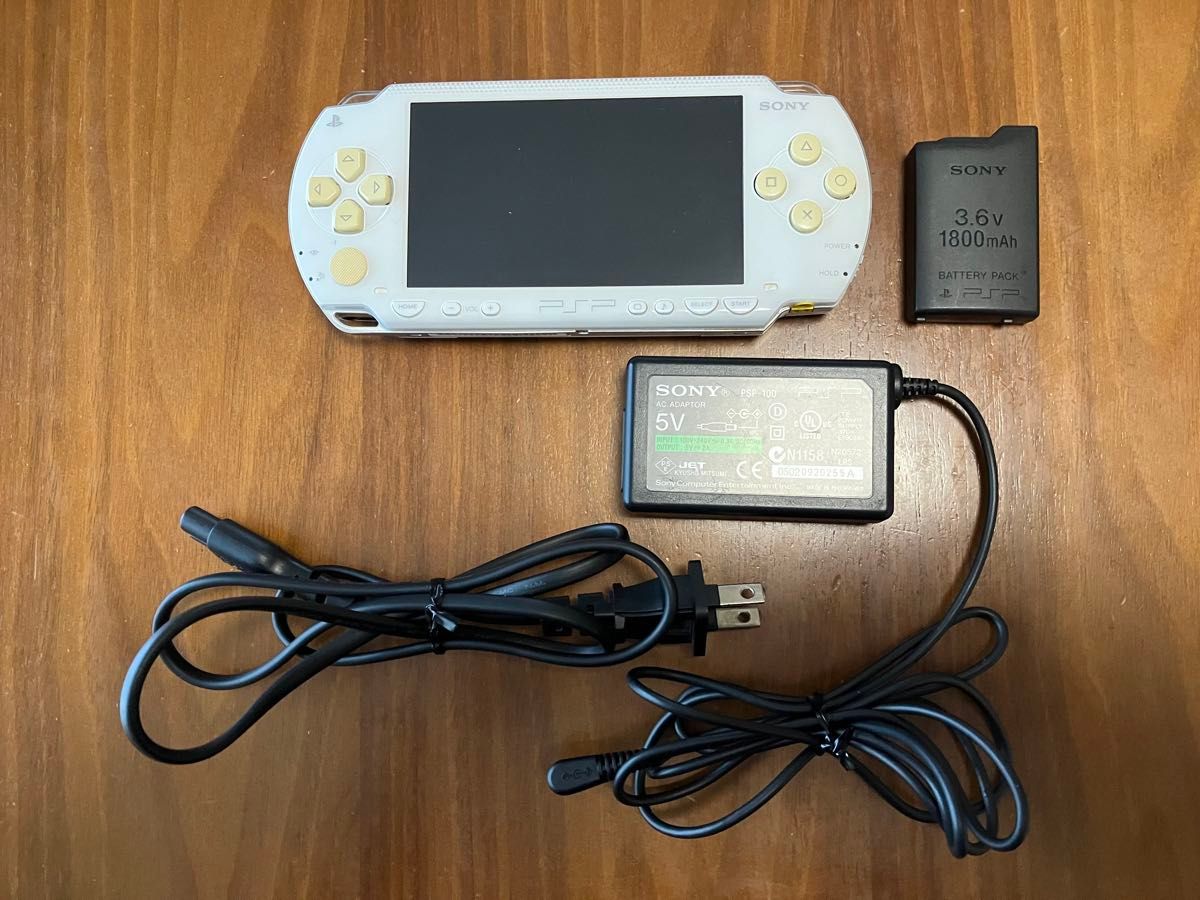 PSP1000 本体　中古作動品　バッテリー　充電器　付き