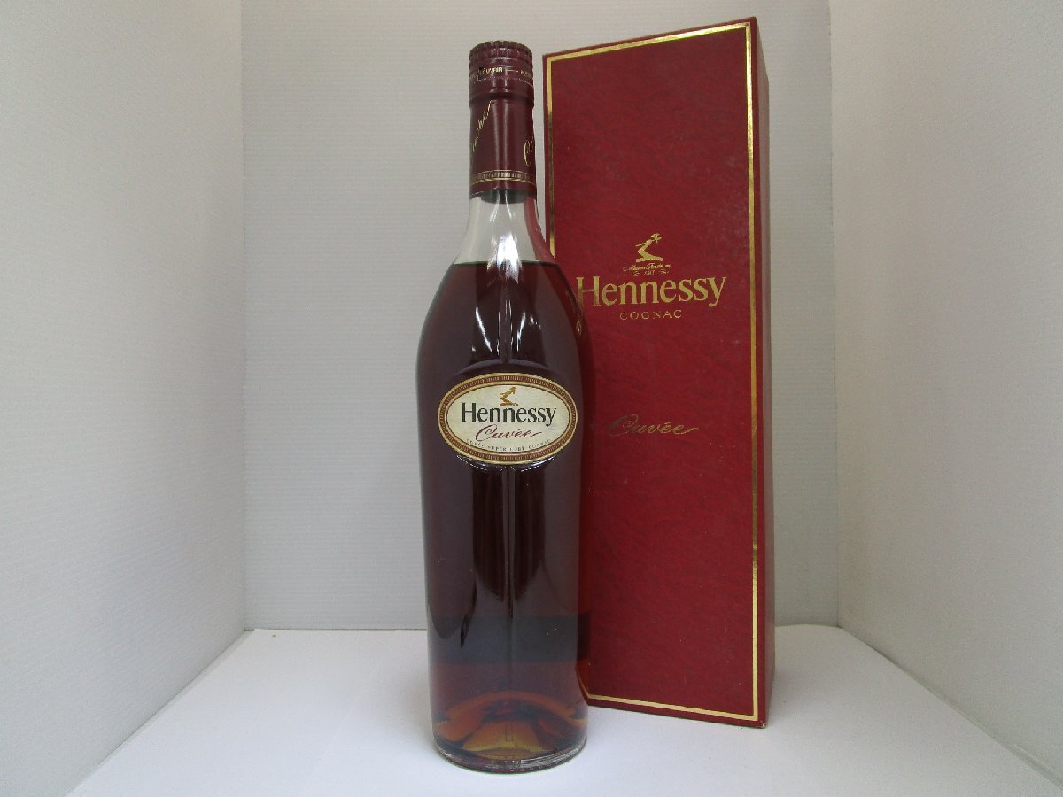 ヘネシー キュベ スペリオール 700ml 40% Hennessy Cuvee SUPERIEURE コニャックブランデー 未開栓 古酒 箱付き/B37006_画像1