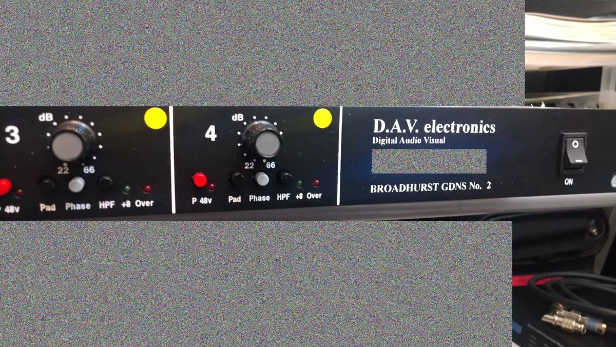 希少　元デッカエンジニア設計　DAV Electronics 4chマイクプリアンプ　BG2 mk2_画像2