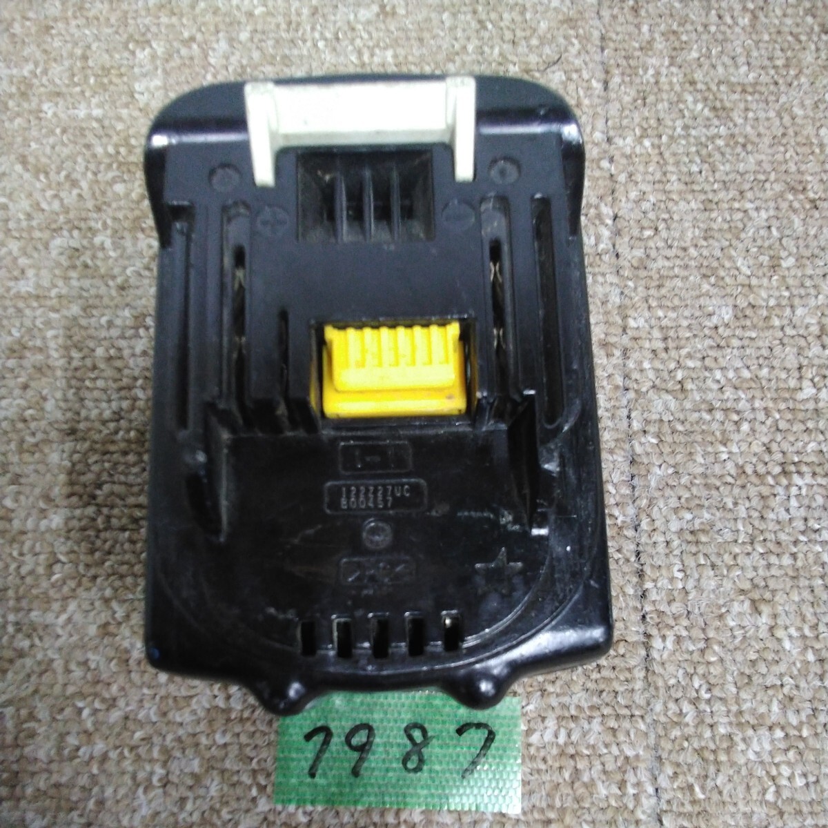 7987 送料520円 マキタ 18v 純正品 リチウムイオンバッテリ BL1830 makita Li-ion バッテリー 電動工具 ツール_画像5