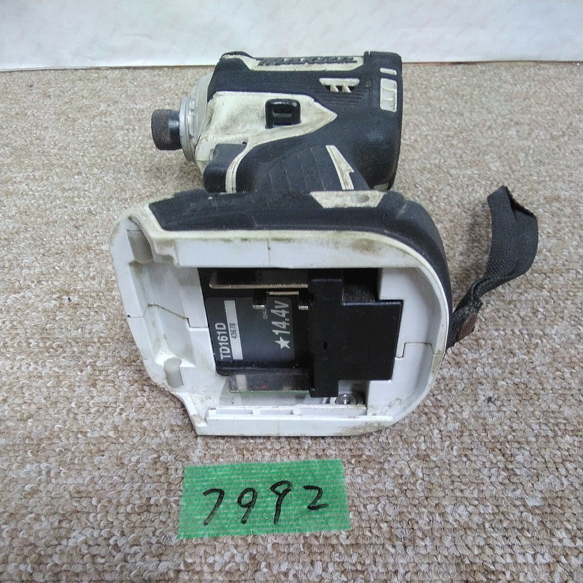 7992 送料520円 マキタ　14.4v　充電式インパクトドライバー　TD161　電動工具ツール_画像2