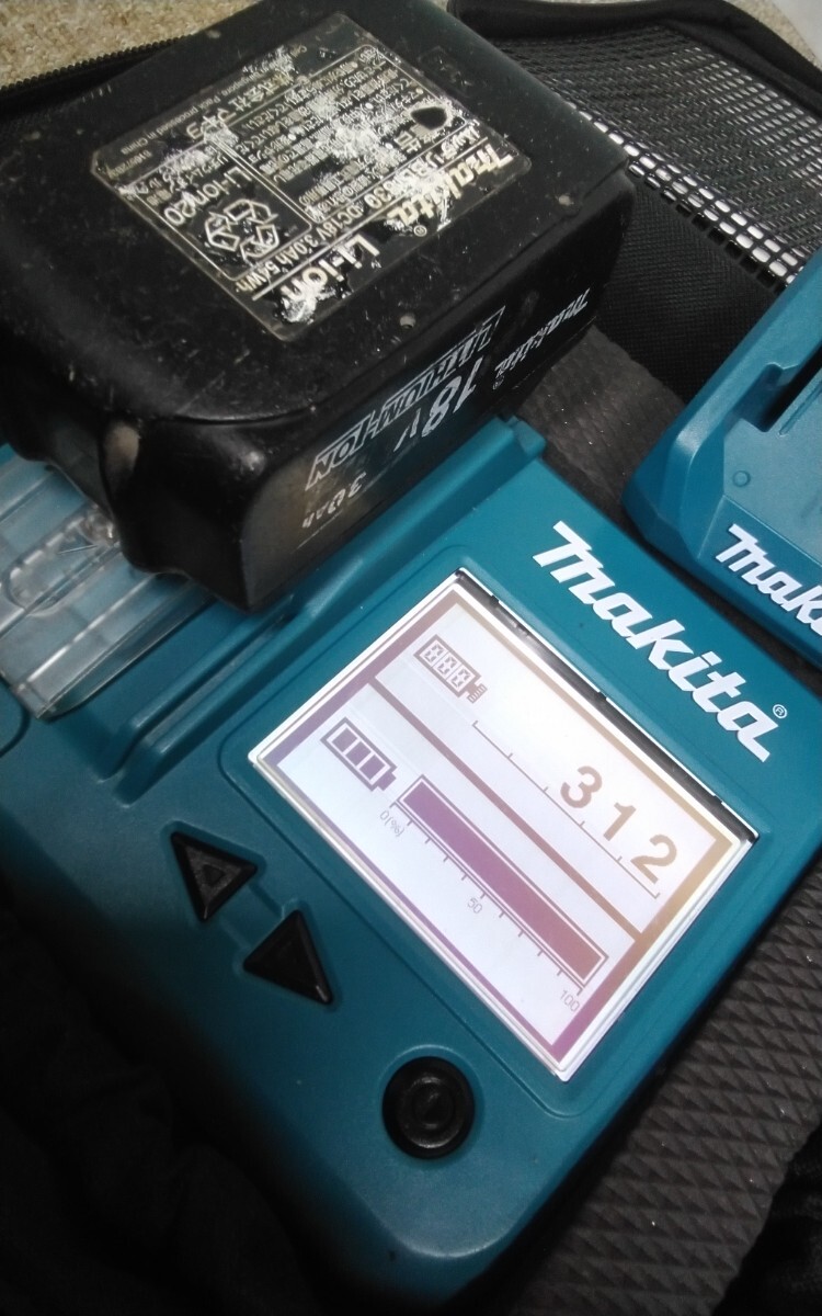 7990難あり 送料520円 マキタ 18v 純正品 リチウムイオンバッテリ BL1830 makita Li-ion バッテリー 電動工具 ツール_画像8