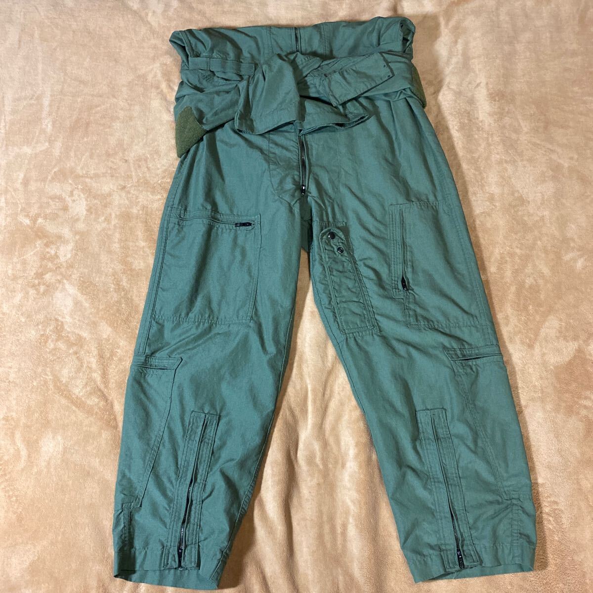 米軍 COVERALLS, FLYERS, CWU-27/P TYPE I, CLASS 1 SAGE GREEN 1590 オリーブ系 サイズ44S 古着_画像10